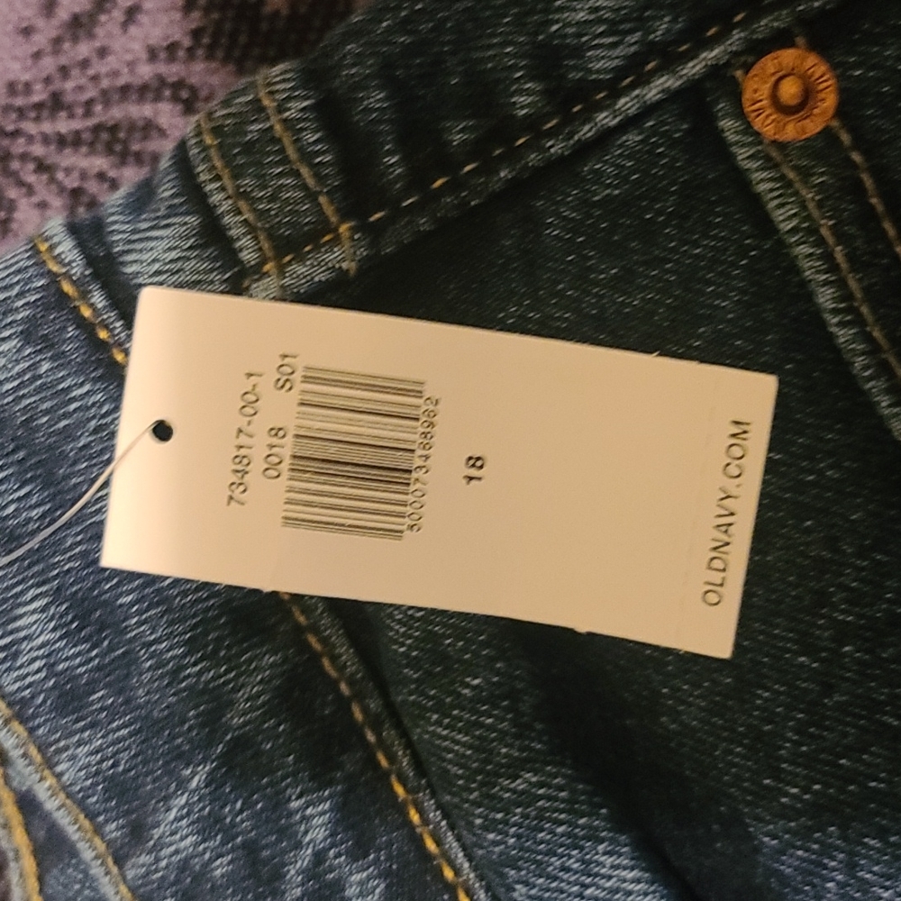 Old Navy Denim Shorts - Picture 3 of 4